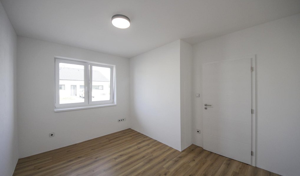 Pronájem domu 90 m² s pozemkem 500 m², Hevlín – náhled fotky 11