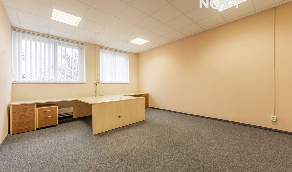 Pronájem kanceláře 251 m², Vestec – náhled fotky 15