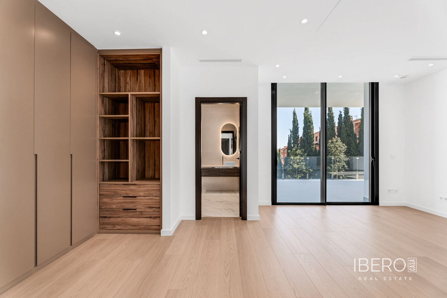 Prodej domu 1 038 m² s pozemkem 1 890 m² — photo 5