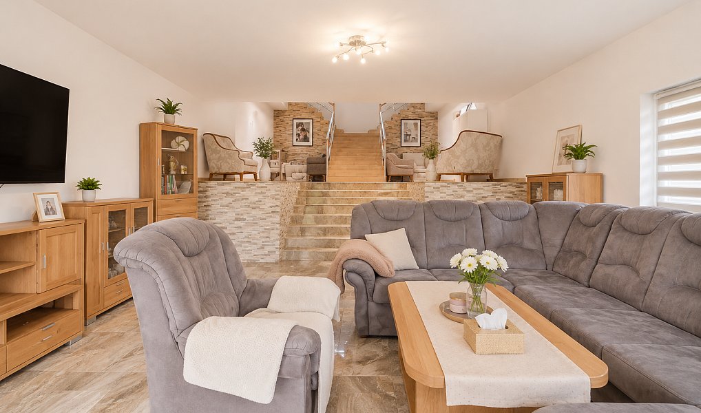 Prodej domu 449 m² s pozemkem 963 m², Velemín – náhled fotky 4
