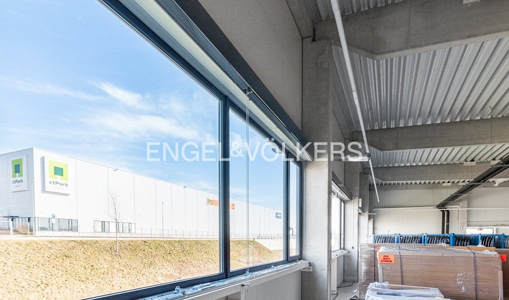 Pronájem kanceláře 199 m², Solnice – náhled fotky 10
