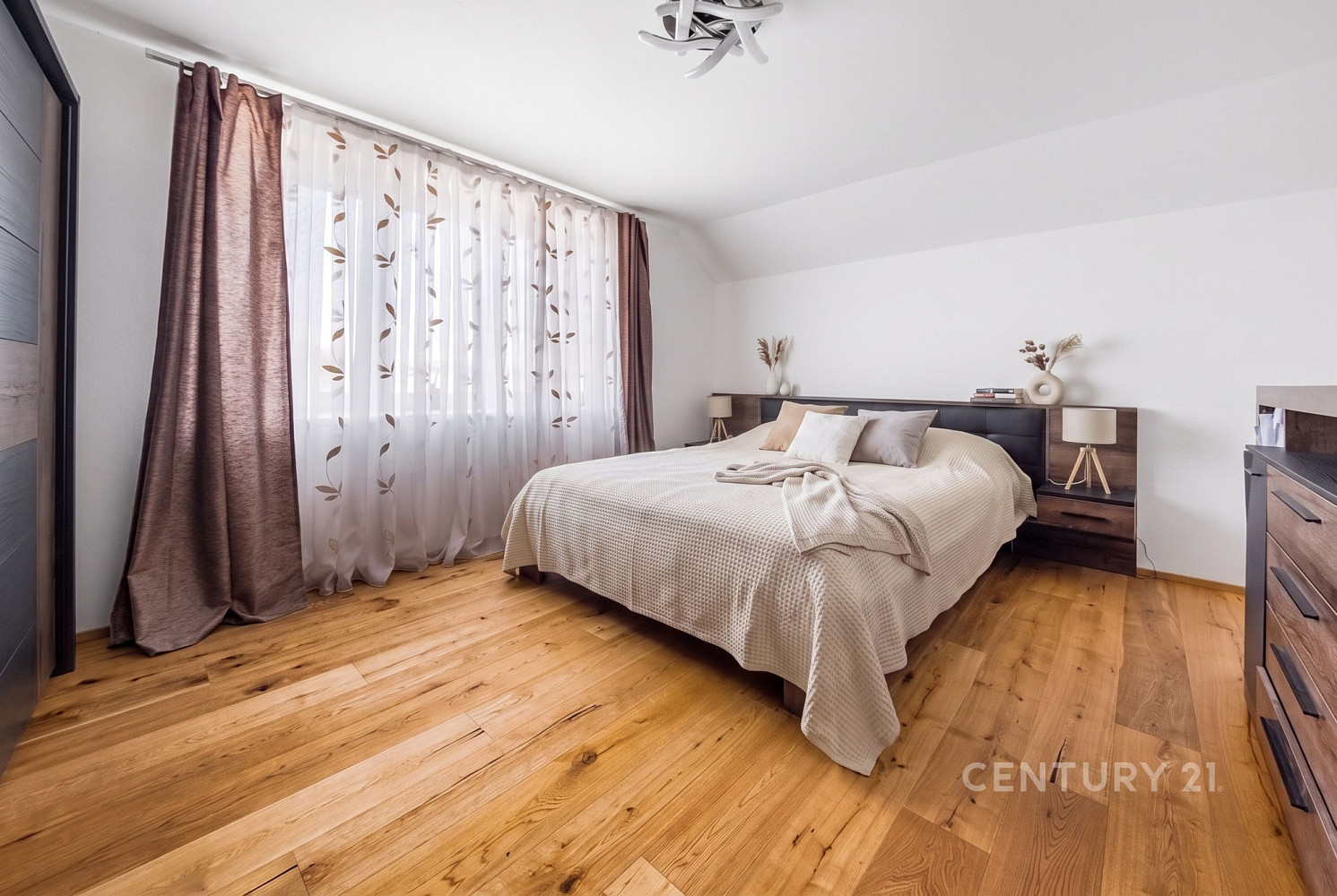 Prodej domu 189 m² s pozemkem 1 054 m² – fotografie 4