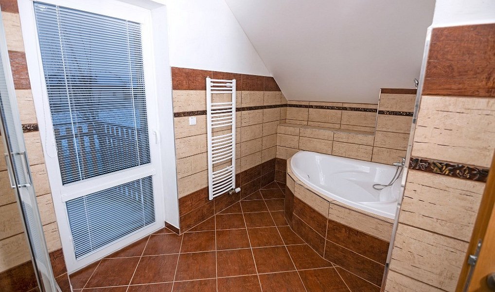 Pronájem bytu 4+kk 155 m², Šestajovice – náhled fotky 5