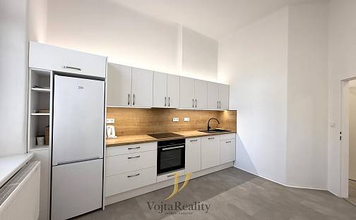 Pronájem bytu 3+1 107 m², nám. Národních hrdinů, Olomouc