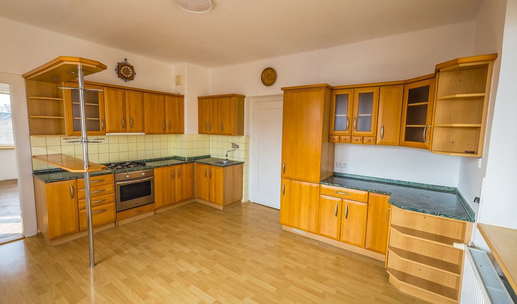 Prodej domu 216 m² s pozemkem 1 311 m², Bechyně – náhled fotky 5