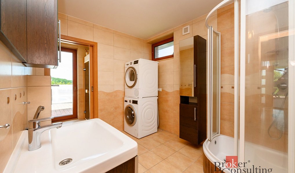 Prodej domu 372 m² s pozemkem 2 751 m², Štěnovice – náhled fotky 27