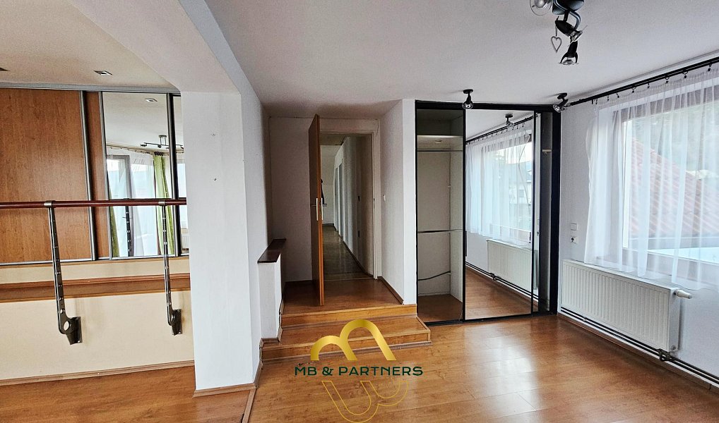Prodej domu 232 m² s pozemkem 978 m², Zdice – náhled fotky 32