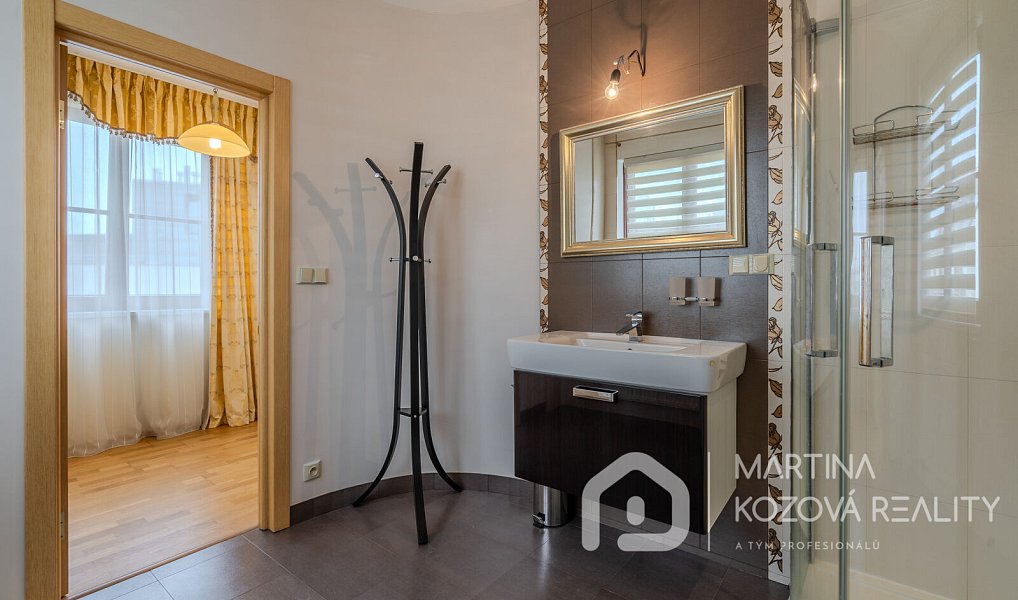 Prodej bytu 4+1 139 m², Praha – náhled fotky 14