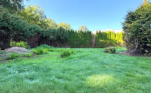 Prodej stavebního pozemku 875 m², V trninách, Praha 9 - Klánovice