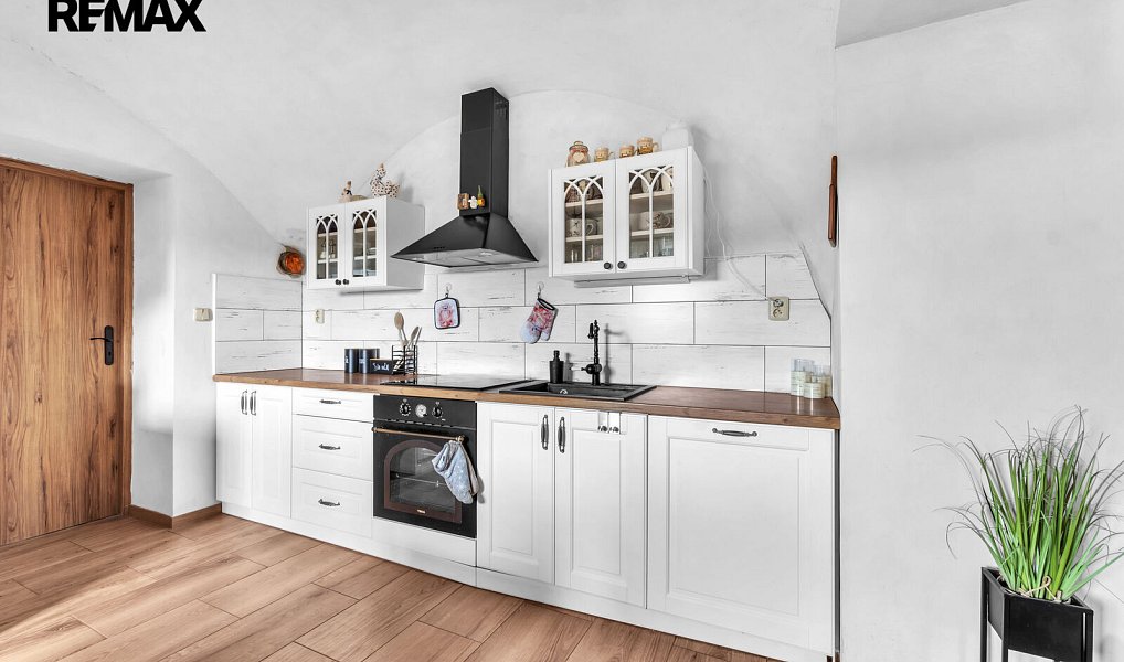 Prodej domu 237 m² s pozemkem 6 869 m², Šonov – náhled fotky 2