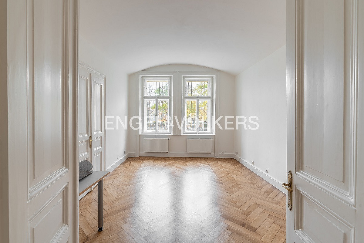Pronájem kanceláře 77 m² – fotografie 2