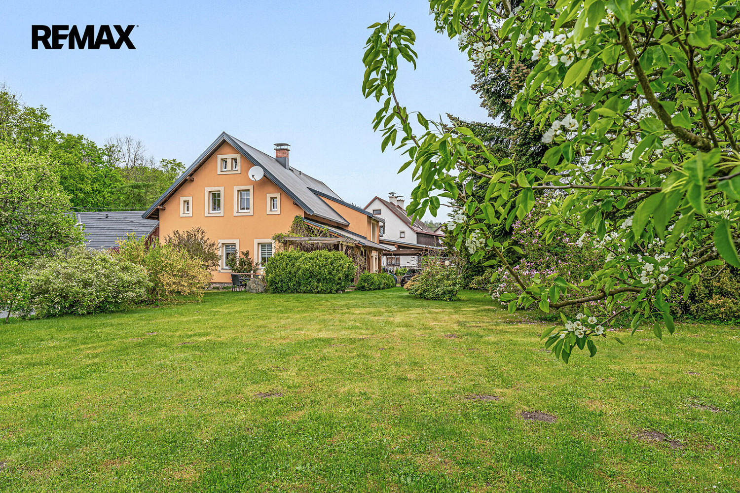 Prodej domu 161 m² s pozemkem 1 099 m²