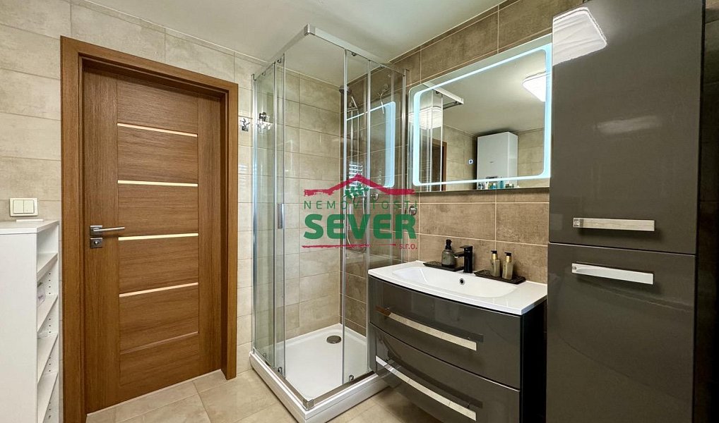 Prodej domu 220 m² s pozemkem 571 m², Praha – náhled fotky 12