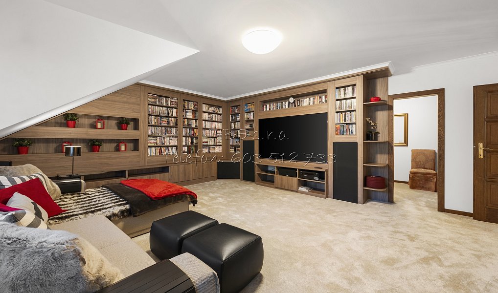 Prodej vily 458 m² s pozemkem 1 401 m², Kamenice – náhled fotky 28