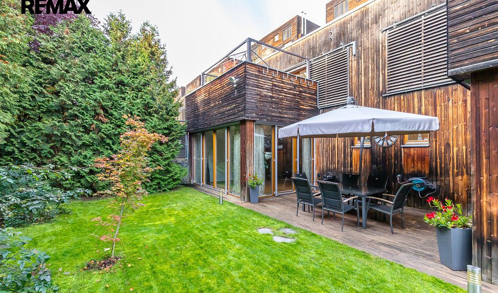 Prodej domu 306 m² s pozemkem 418 m², Praha – náhled fotky 37