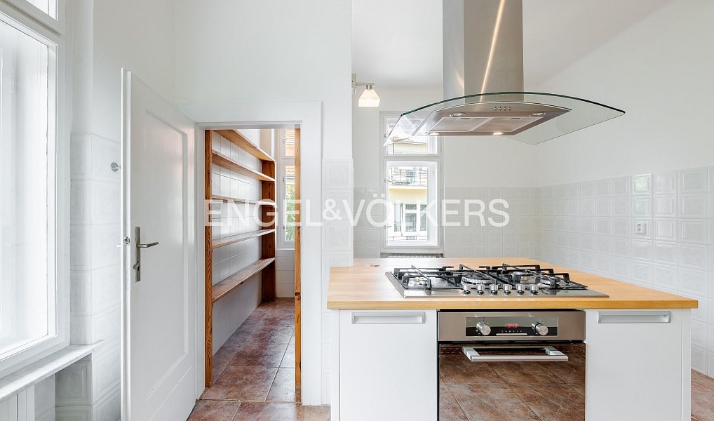 Pronájem bytu 5+1 146 m², Praha – náhled fotky 4