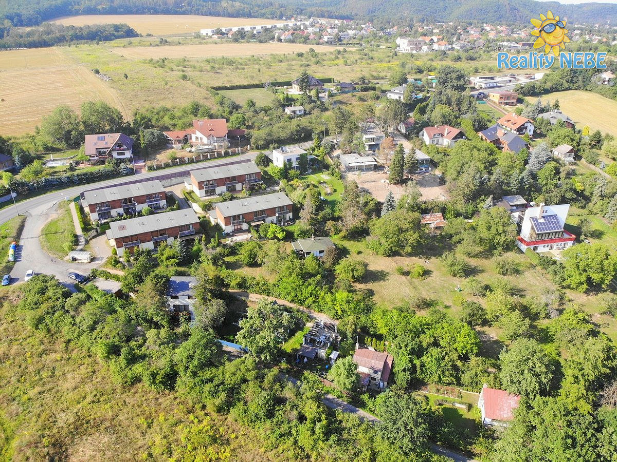 Prodej stavebního pozemku 2 142 m²