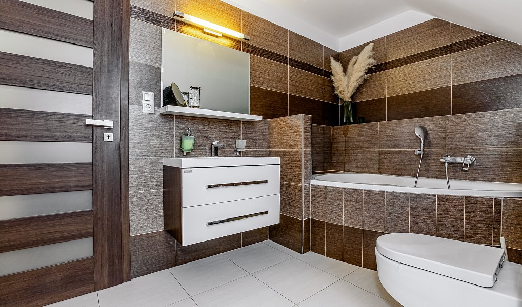 Pronájem domu 107 m² s pozemkem 150 m², Hluboká nad Vltavou – náhled fotky 17