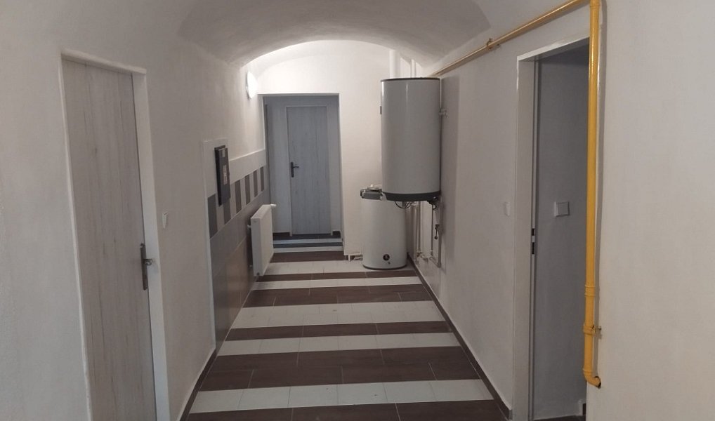 Prodej domu 230 m², Týnec nad Labem – náhled fotky 2
