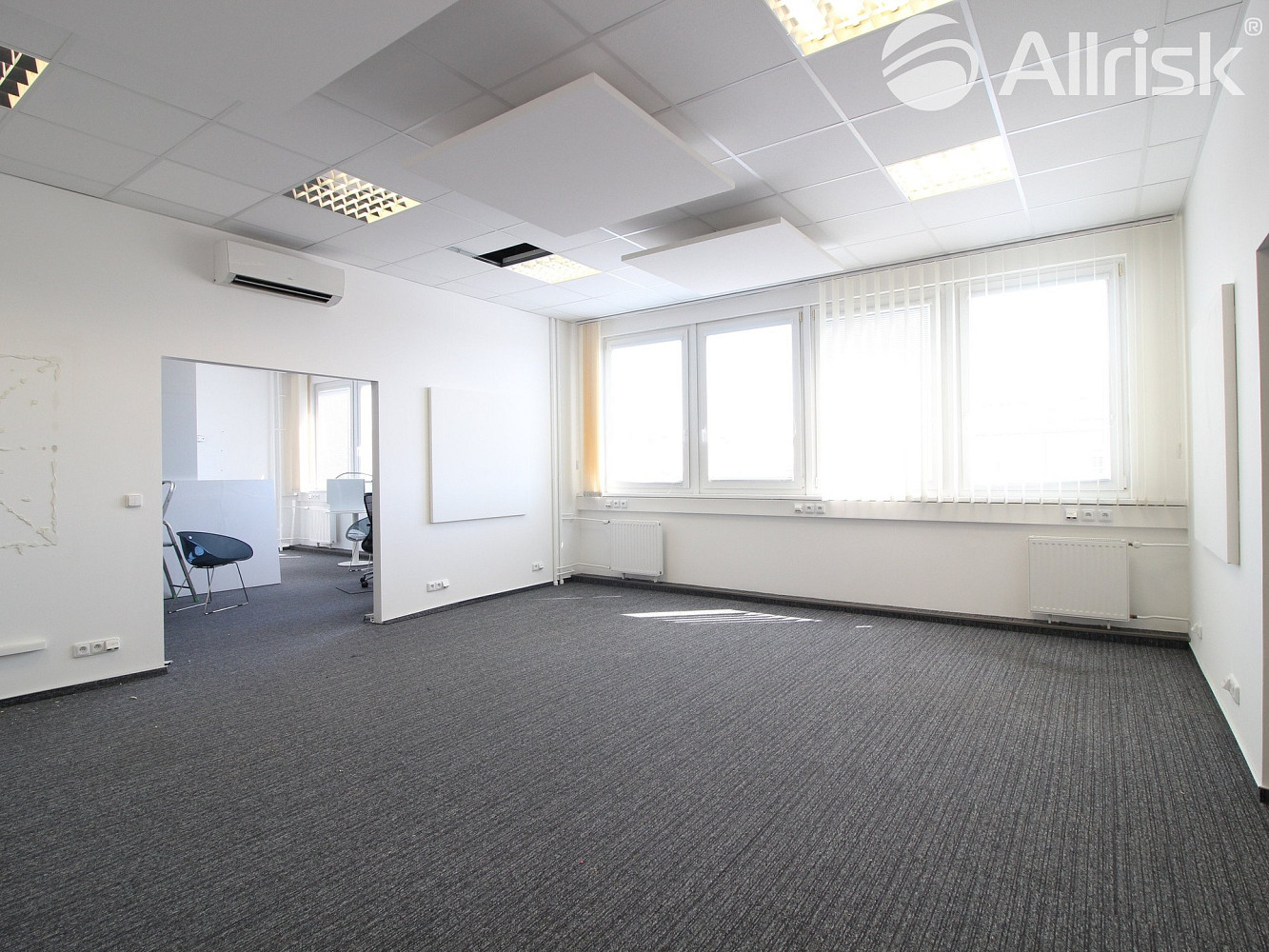 Pronájem kanceláře 105 m² – fotografie 2