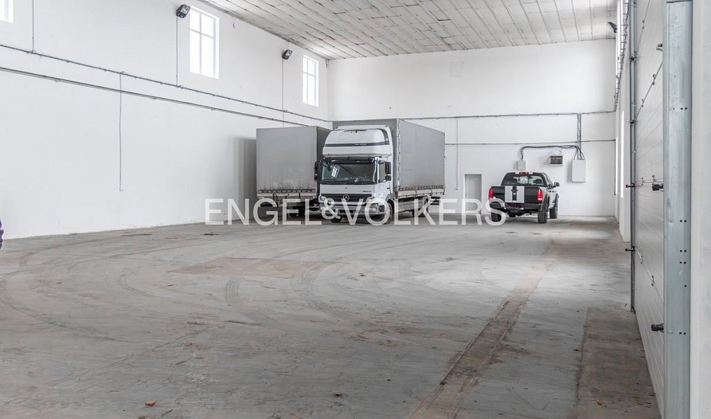 Pronájem skladovacích prostor 500 m², Jičín – náhled fotky 2