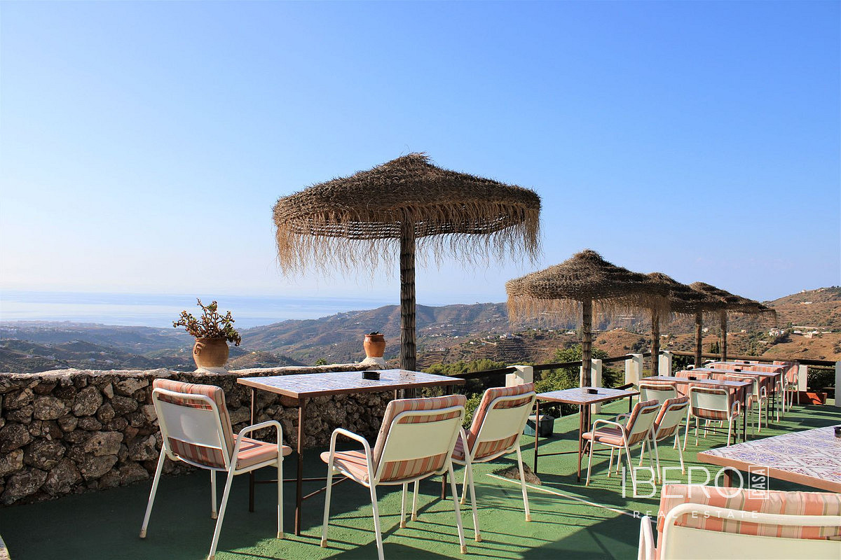 Prodej domu 423 m² s pozemkem 12 109 m²