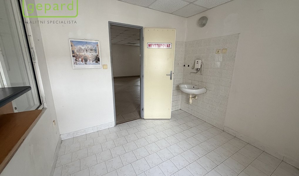 Pronájem obchodních prostor 305 m², Sokolov – náhled fotky 5