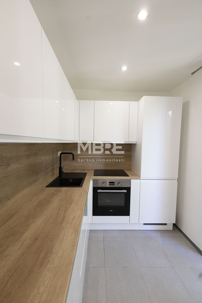 Pronájem bytu 2+1 55 m² — photo 3