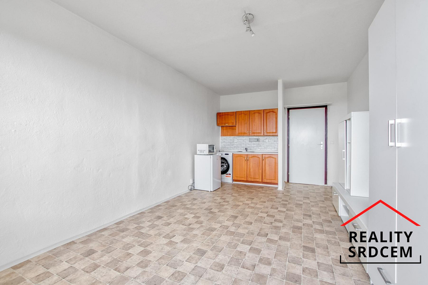Pronájem bytu 1+kk 27 m² – fotografie 3