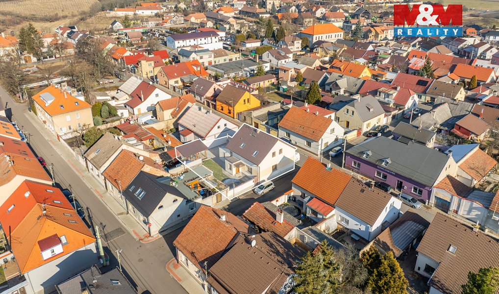 Prodej domu 210 m² s pozemkem 367 m², Vinařice – náhled fotky 3