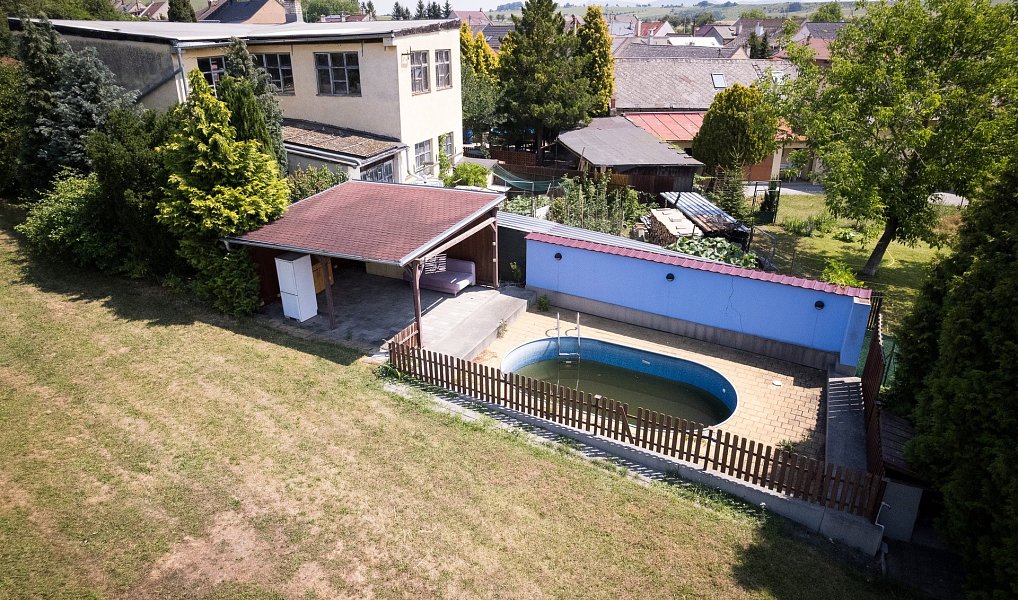 Prodej domu 450 m² s pozemkem 1 140 m², Roštění – náhled fotky 17