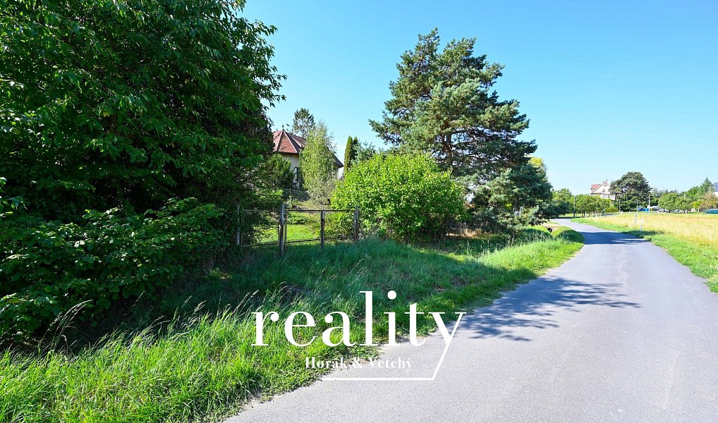 Prodej stavebního pozemku 2 200 m², Hranice – náhled fotky 3