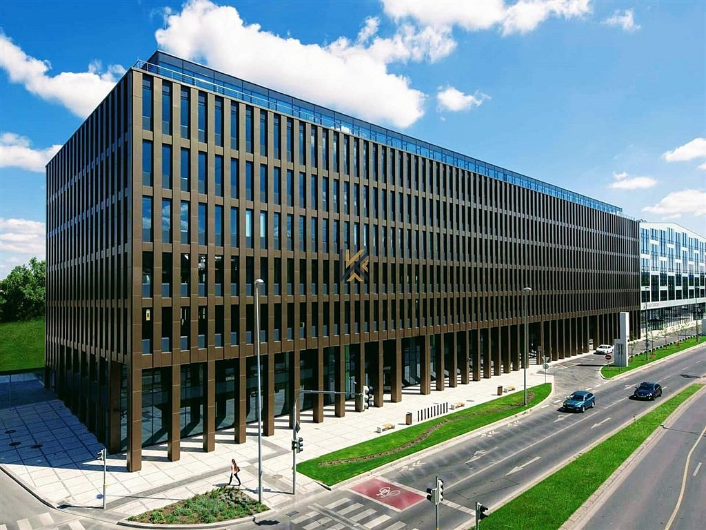 Pronájem kanceláře 342 m²