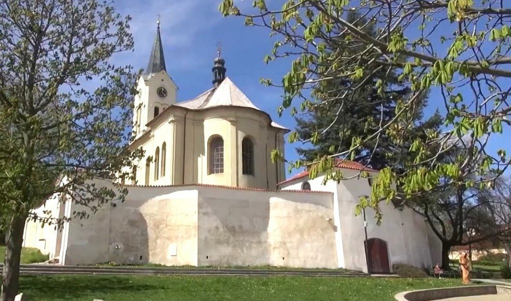Prodej stavebního pozemku 1 923 m², Mníšek pod Brdy – náhled fotky 11