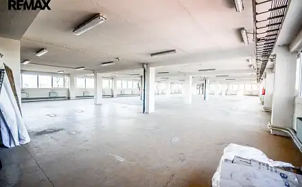 Pronájem skladovacích prostor 456 m², Ve žlíbku, Praha 9 - Horní Počernice