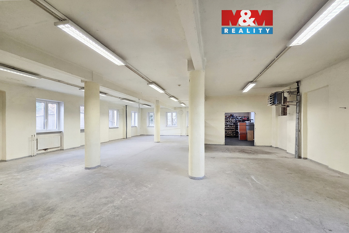 Pronájem obchodních prostor 157 m²