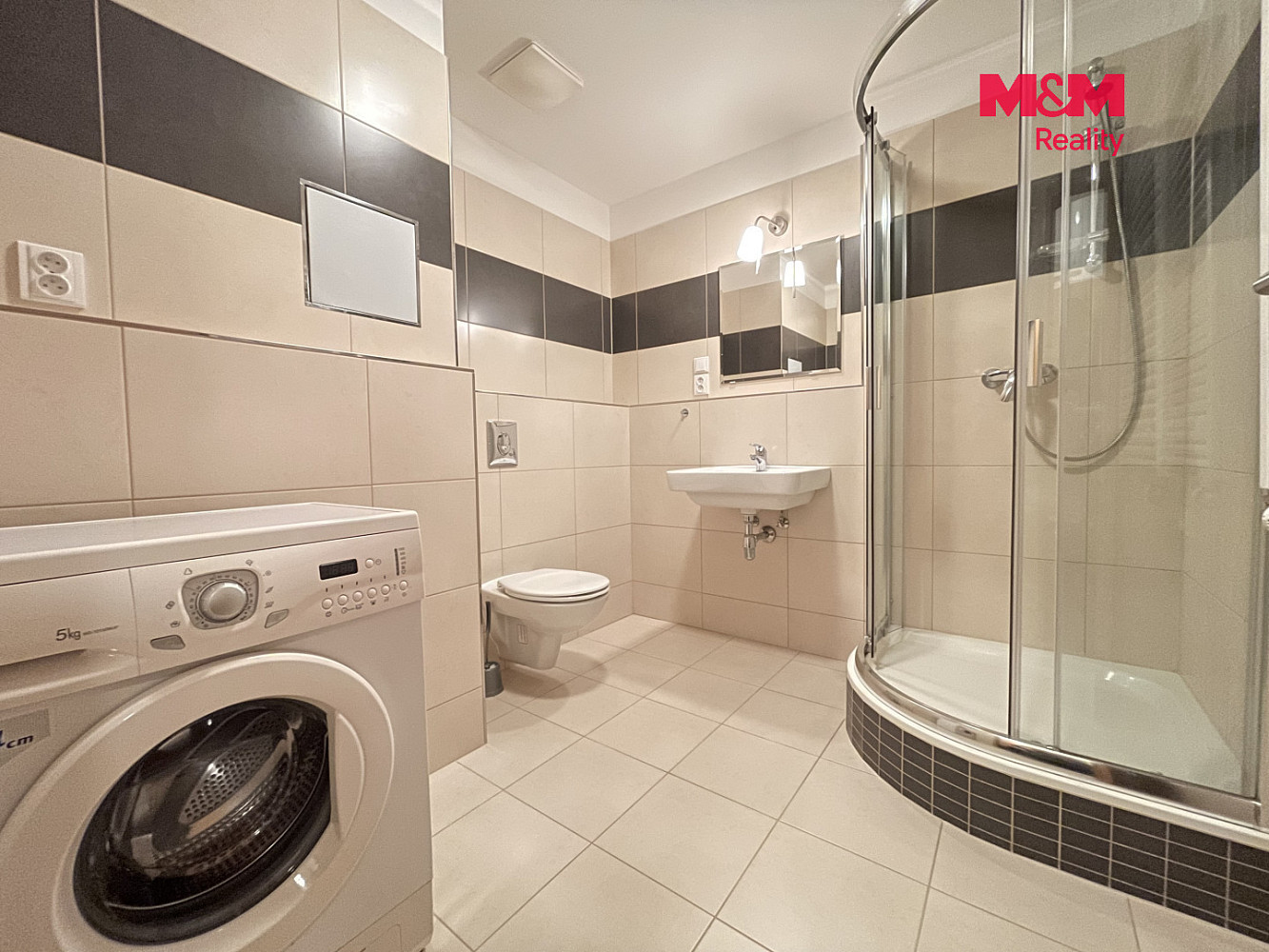 Pronájem bytu 1+kk 38 m² – fotografie 4