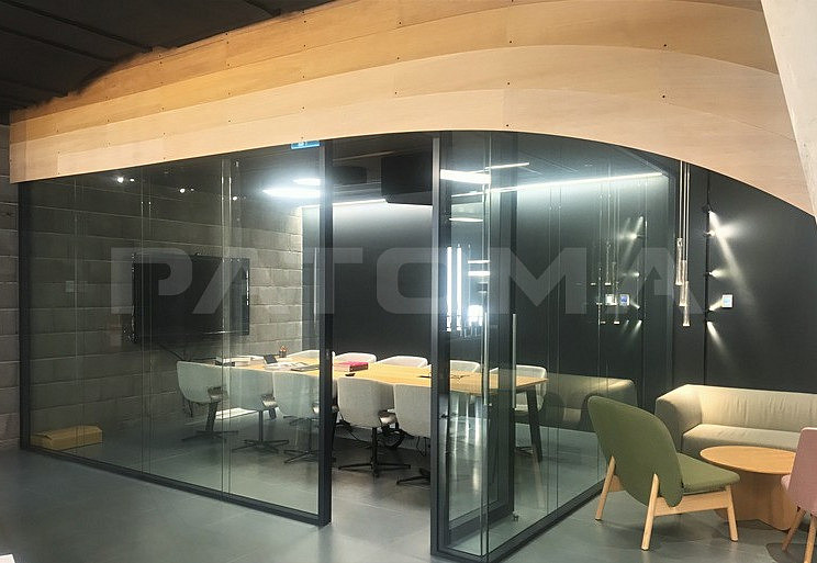 Pronájem obchodních prostor 240 m² – fotografie 4
