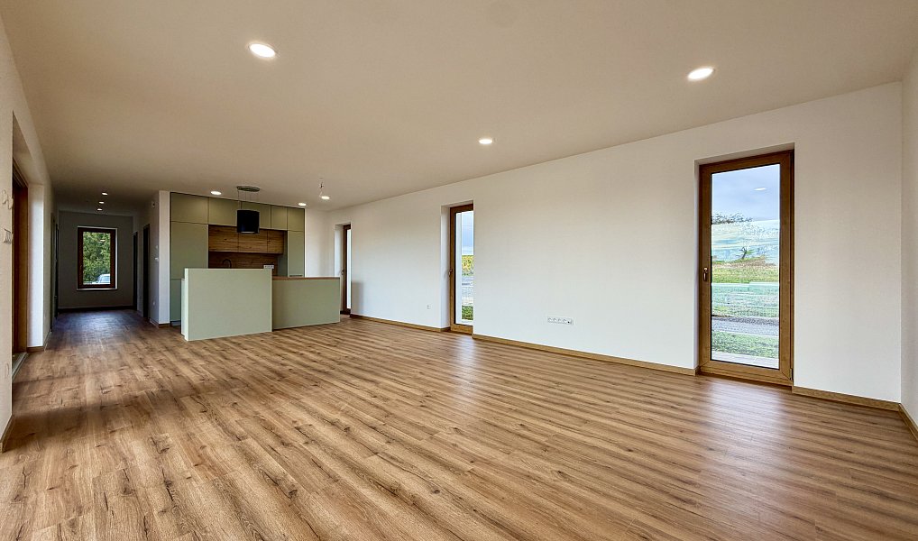 Prodej domu 175 m² s pozemkem 800 m², Vrbovec – náhled fotky 7