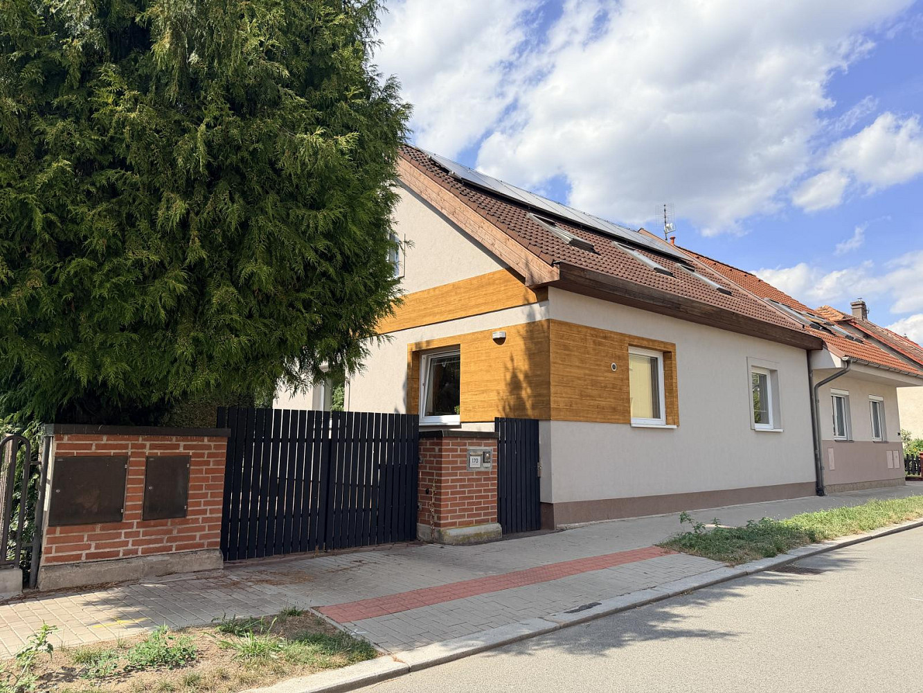 Pronájem domu 178 m² s pozemkem 589 m² rezervováno
