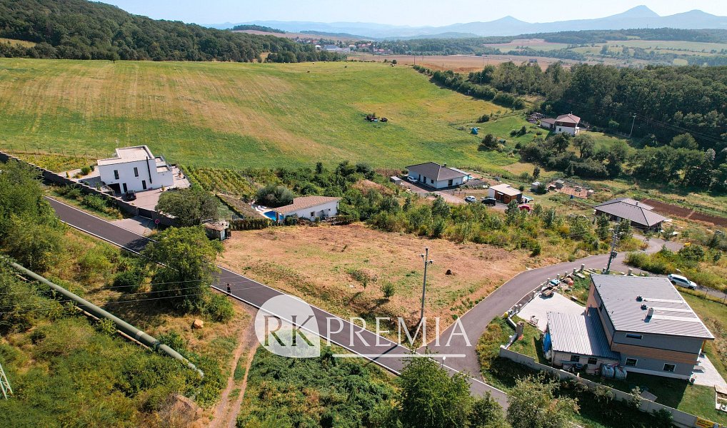 Prodej stavebního pozemku 1 535 m², Zabrušany – náhled fotky 11