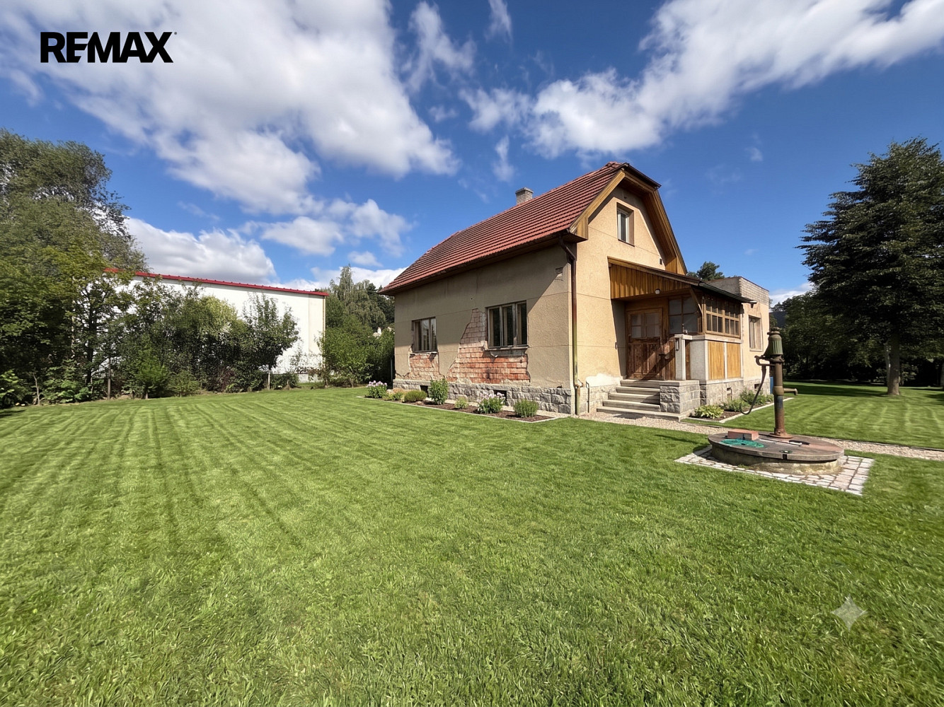 Prodej stavebního pozemku 853 m² — photo 3
