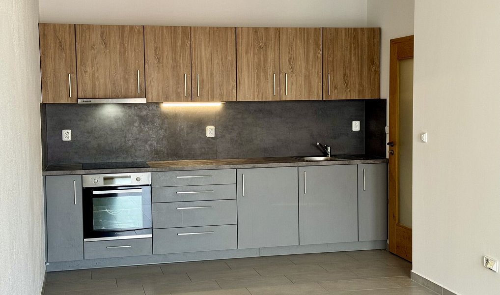Pronájem bytu 2+1 51 m², Klatovy – náhled fotky 2