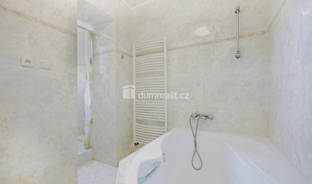 Prodej domu 190 m² s pozemkem 896 m², Lovosice – náhled fotky 10