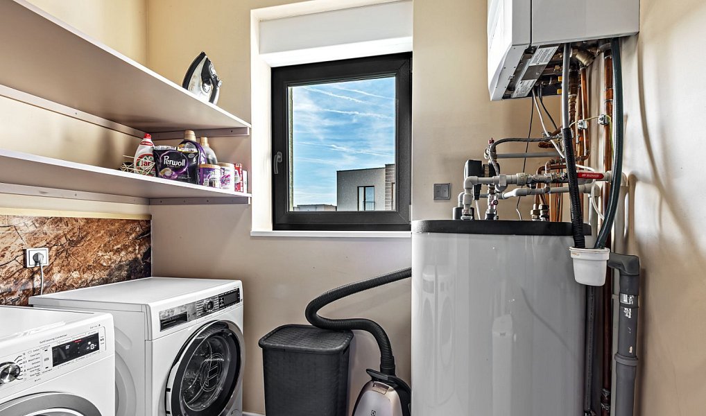 Prodej domu 378 m² s pozemkem 1 166 m², Králův Dvůr – náhled fotky 26