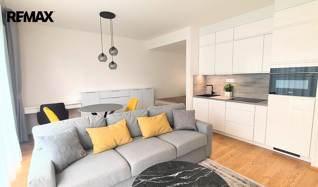 Pronájem bytu 1+kk, 39 m², Smíchov - Praha 5, Praha