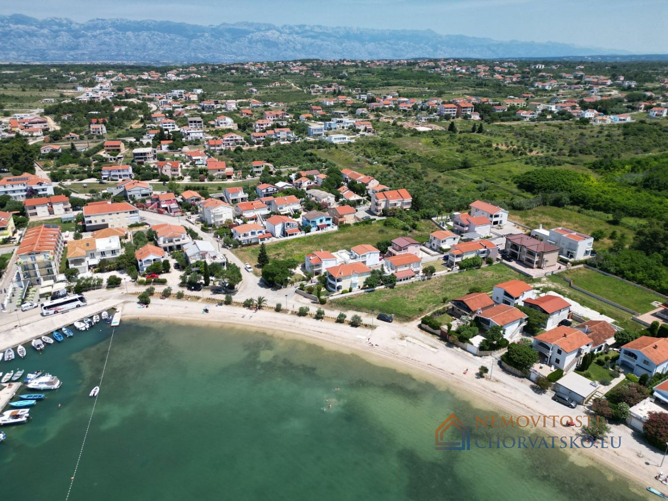 Telek, 2895 m²