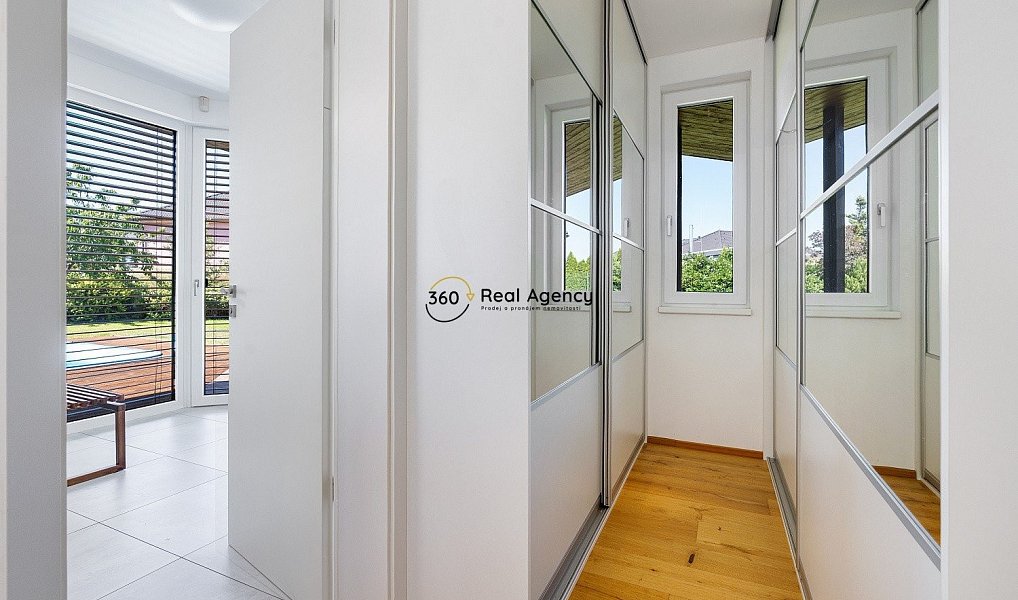 Prodej domu 214 m² s pozemkem 1 240 m², Trnová – náhled fotky 14