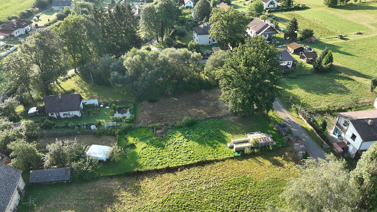 Prodej stavebního pozemku 771 m² – pohled 3
