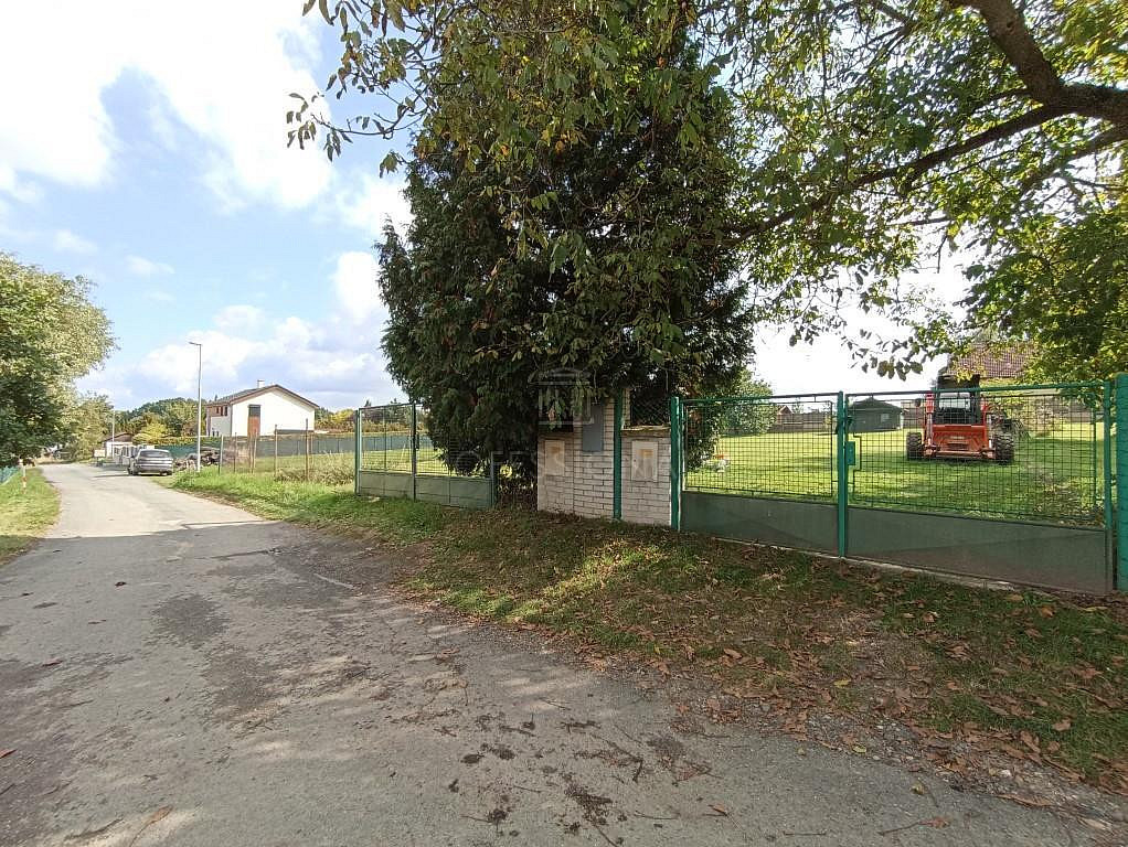 Prodej komerčního pozemku 1 016 m² – fotografie 5